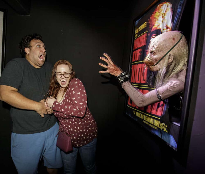 89 Haunted House Photos Taken At The Exact Moment People Completely Lost It 89 Haunted House Photos Taken At The Exact Moment People Completely Lost It