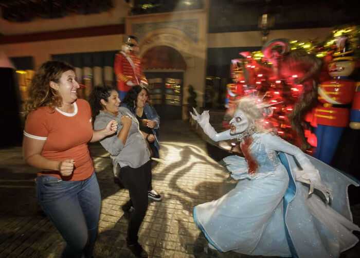 89 Haunted House Photos Taken At The Exact Moment People Completely Lost It 89 Haunted House Photos Taken At The Exact Moment People Completely Lost It