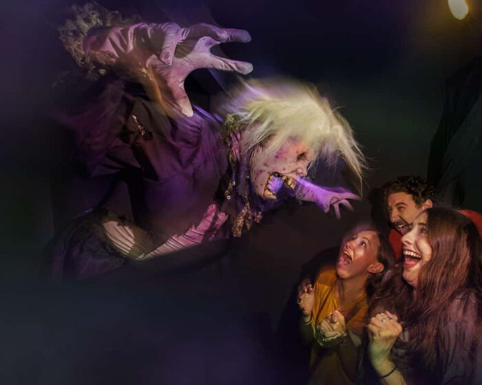 89 Haunted House Photos Taken At The Exact Moment People Completely Lost It 89 Haunted House Photos Taken At The Exact Moment People Completely Lost It