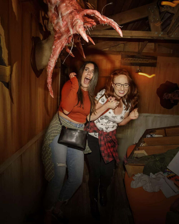 89 Haunted House Photos Taken At The Exact Moment People Completely Lost It 89 Haunted House Photos Taken At The Exact Moment People Completely Lost It