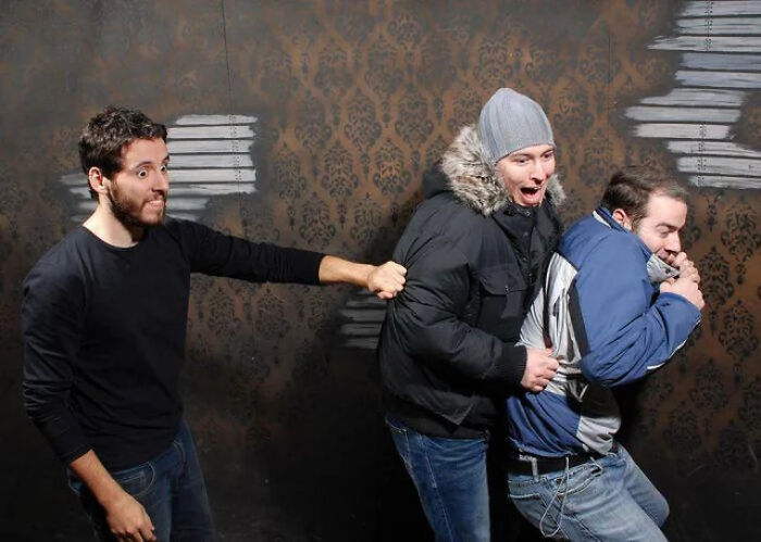 89 Haunted House Photos Taken At The Exact Moment People Completely Lost It 89 Haunted House Photos Taken At The Exact Moment People Completely Lost It