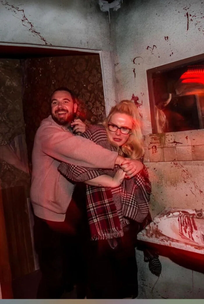 89 Haunted House Photos Taken At The Exact Moment People Completely Lost It 89 Haunted House Photos Taken At The Exact Moment People Completely Lost It