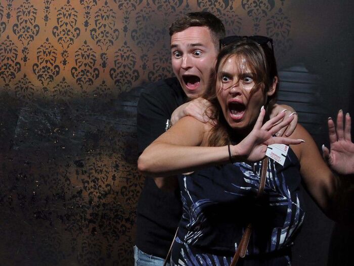 89 Haunted House Photos Taken At The Exact Moment People Completely Lost It 89 Haunted House Photos Taken At The Exact Moment People Completely Lost It