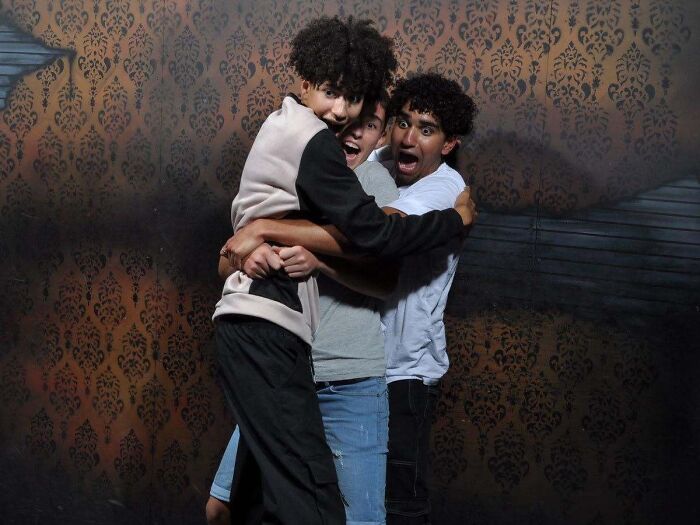 89 Haunted House Photos Taken At The Exact Moment People Completely Lost It 89 Haunted House Photos Taken At The Exact Moment People Completely Lost It