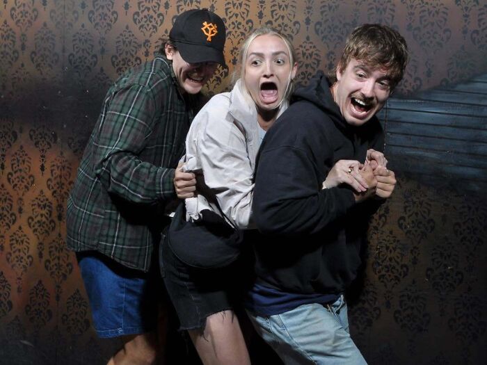 89 Haunted House Photos Taken At The Exact Moment People Completely Lost It 89 Haunted House Photos Taken At The Exact Moment People Completely Lost It