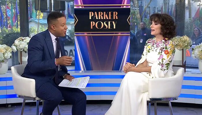Parker Posey Leaves Show Host Begging For Help After Awkward Interview Takes Unexpected Turn On Live TV Parker Posey Leaves Show Host Begging For Help After Awkward Interview Takes Unexpected Turn On Live TV