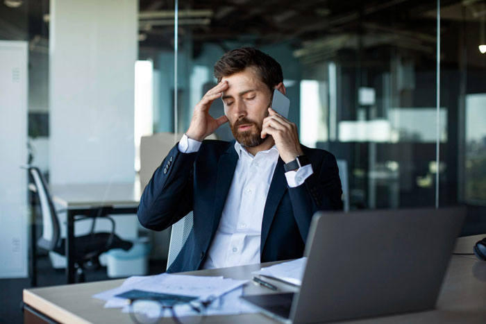 Boss Throws Loyal IT Guy Under The Bus For A New Manager Who Barely Knows The Job Boss Throws Loyal IT Guy Under The Bus For A New Manager Who Barely Knows The Job
