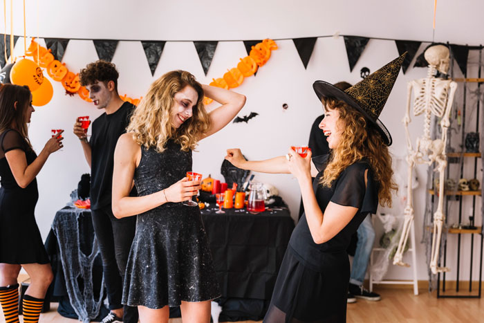 Wife Furious That Husband And ‘Work Wife’ Wear Matching Halloween Costumes Wife Furious That Husband And ‘Work Wife’ Wear Matching Halloween Costumes
