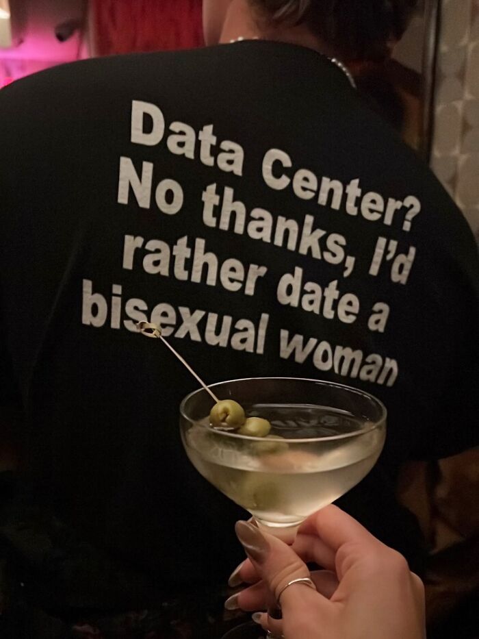 45 Hilarious T-Shirts And Hats With Texts Nobody Expected
