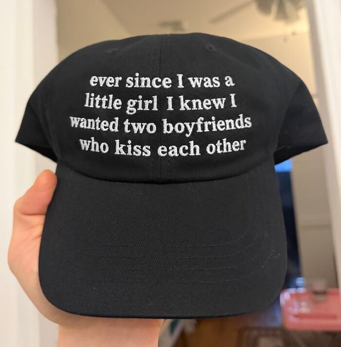 45 Hilarious T-Shirts And Hats With Texts Nobody Expected