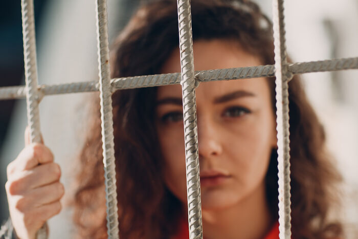 50 Sobering Stories That Show How Quickly Everything Can Fall Apart For Good With Just One Wrong Move 50 Sobering Stories That Show How Quickly Everything Can Fall Apart For Good With Just One Wrong Move