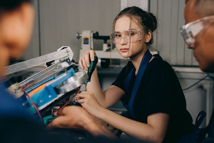 70 Dumb Things Professionals Said Or Did That Made Clients Lose Trust In Them Instantly