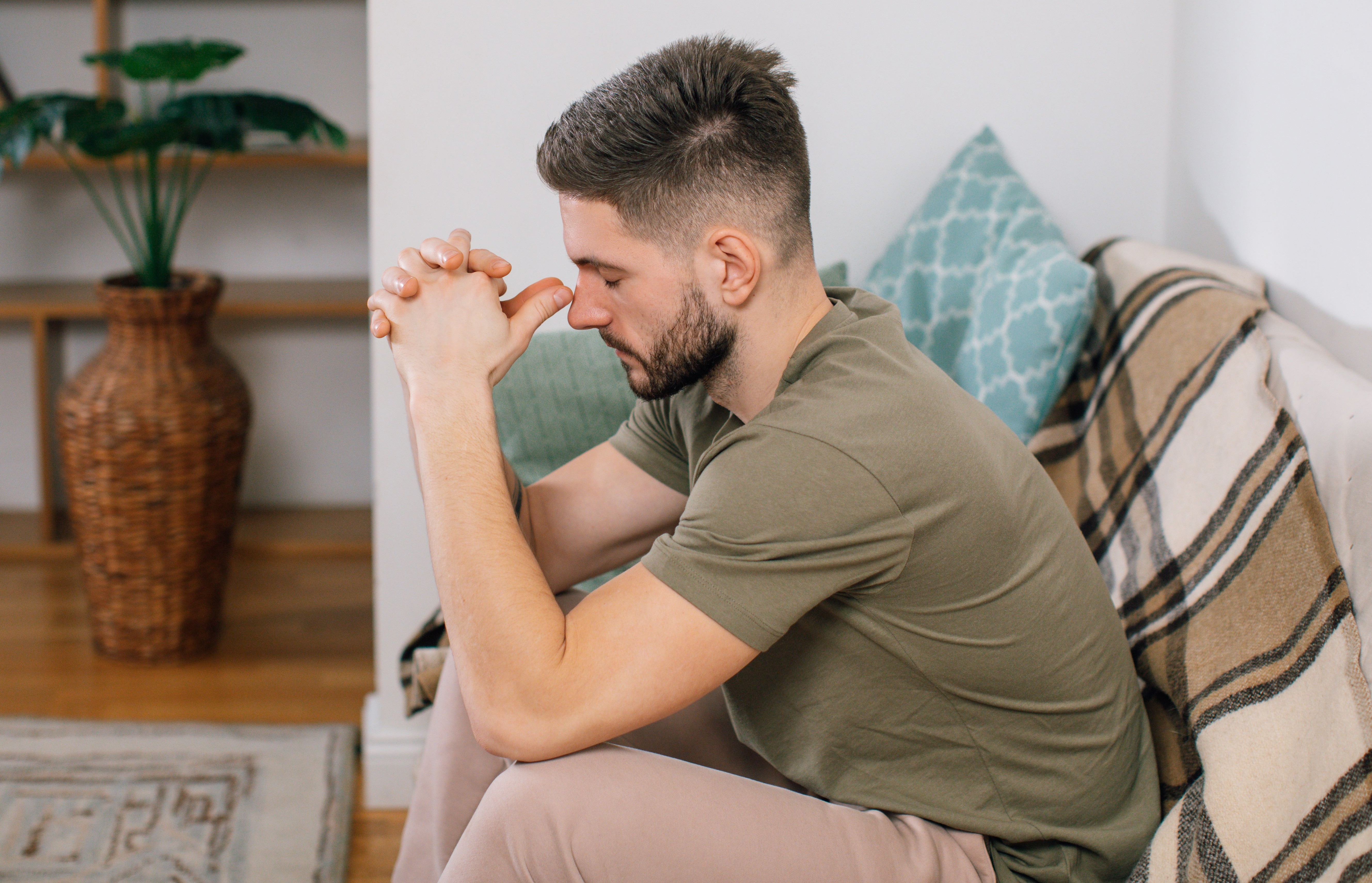 Woman Can’t See How Painfully Obvious Her Male Friend’s Intentions Are When BF Starts Showing Jealousy Woman Can’t See How Painfully Obvious Her Male Friend’s Intentions Are When BF Starts Showing Jealousy