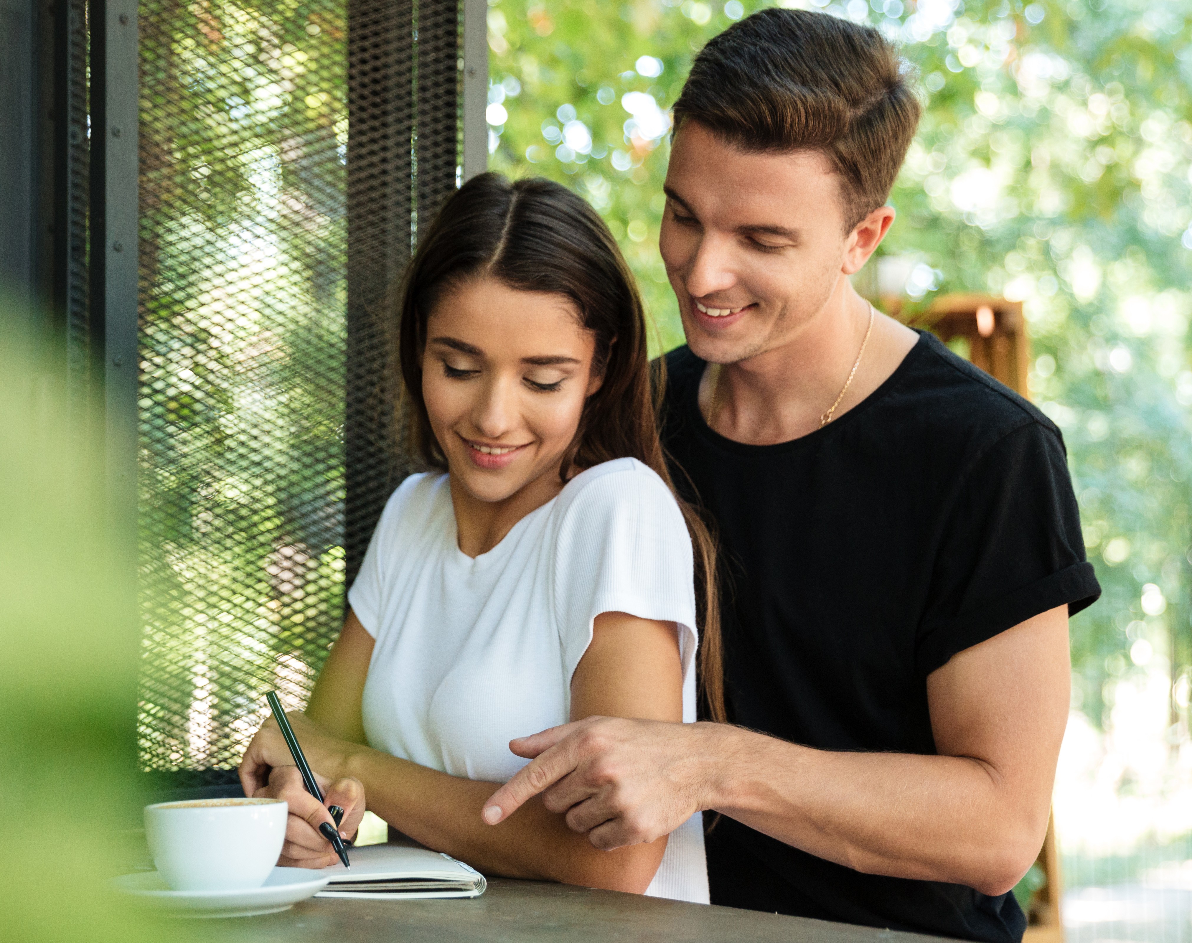 Woman Can’t See How Painfully Obvious Her Male Friend’s Intentions Are When BF Starts Showing Jealousy Woman Can’t See How Painfully Obvious Her Male Friend’s Intentions Are When BF Starts Showing Jealousy