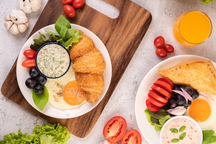 This &ldquo;Healthy&rdquo; Combo Is The &ldquo;Most Dangerous Meal&rdquo; You Could Eat, According To Dr. Eric Berg