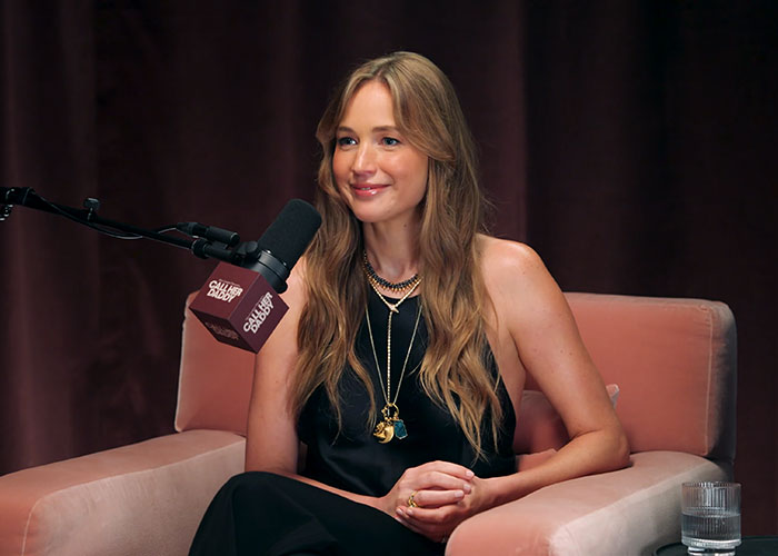 Jennifer Lawrence Reveals Her Mom’s Brutal Comment At ‘The Hunger Games’ Premiere That She Still Thinks About Jennifer Lawrence Reveals Her Mom’s Brutal Comment At ‘The Hunger Games’ Premiere That She Still Thinks About