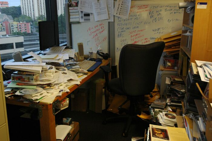 76 People Who Were So Weird At Work That Their Colleagues Still Can&rsquo;t Forget Them