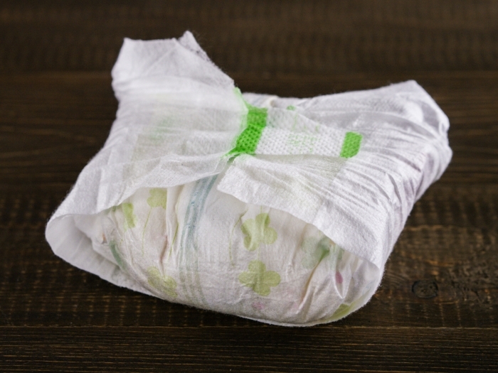 People Applaud This Plane Passenger For Calling Out Gross Dad Who Changed Baby’s Diaper And Kept It People Applaud This Plane Passenger For Calling Out Gross Dad Who Changed Baby’s Diaper And Kept It