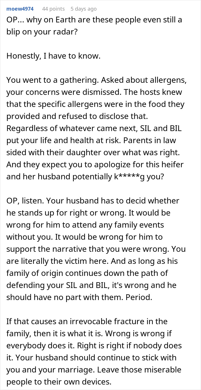 Woman Goes To Her Birthday Dinner Expecting Cake, Gets An Allergy Scare And A Family Ban Instead