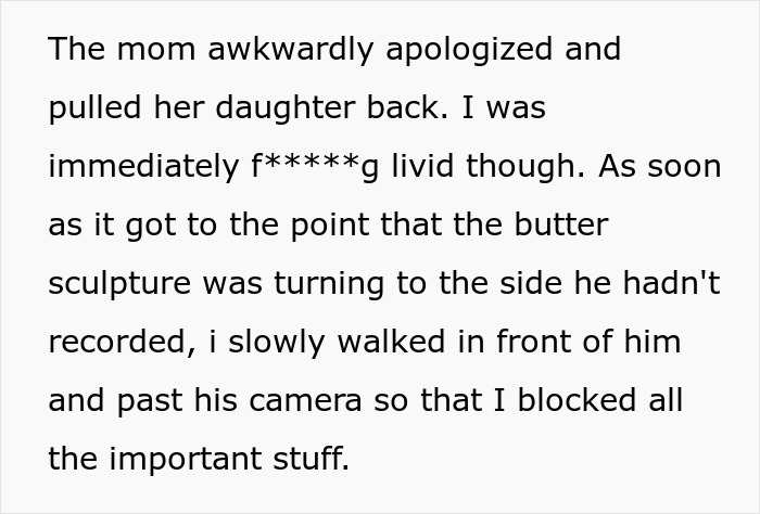 Man Yells At Little Girl For Blocking His Video At State Fair, Gets Called Out By Stranger Man Yells At Little Girl For Blocking His Video At State Fair, Gets Called Out By Stranger