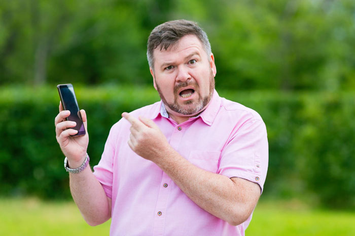 Man Yells At Little Girl For Blocking His Video At State Fair, Gets Called Out By Stranger Man Yells At Little Girl For Blocking His Video At State Fair, Gets Called Out By Stranger