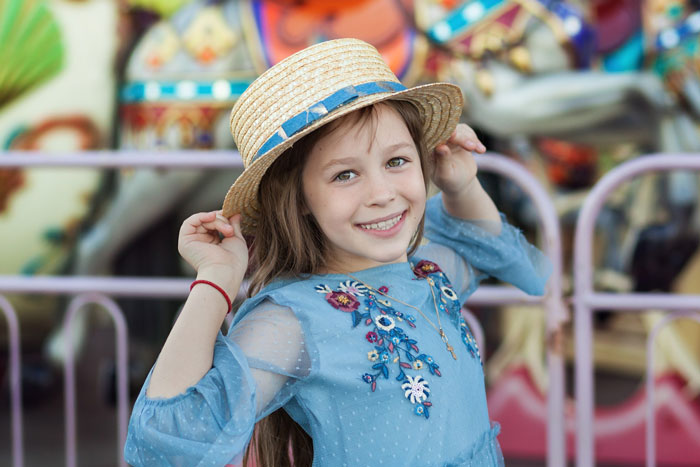 Man Yells At Little Girl For Blocking His Video At State Fair, Gets Called Out By Stranger Man Yells At Little Girl For Blocking His Video At State Fair, Gets Called Out By Stranger