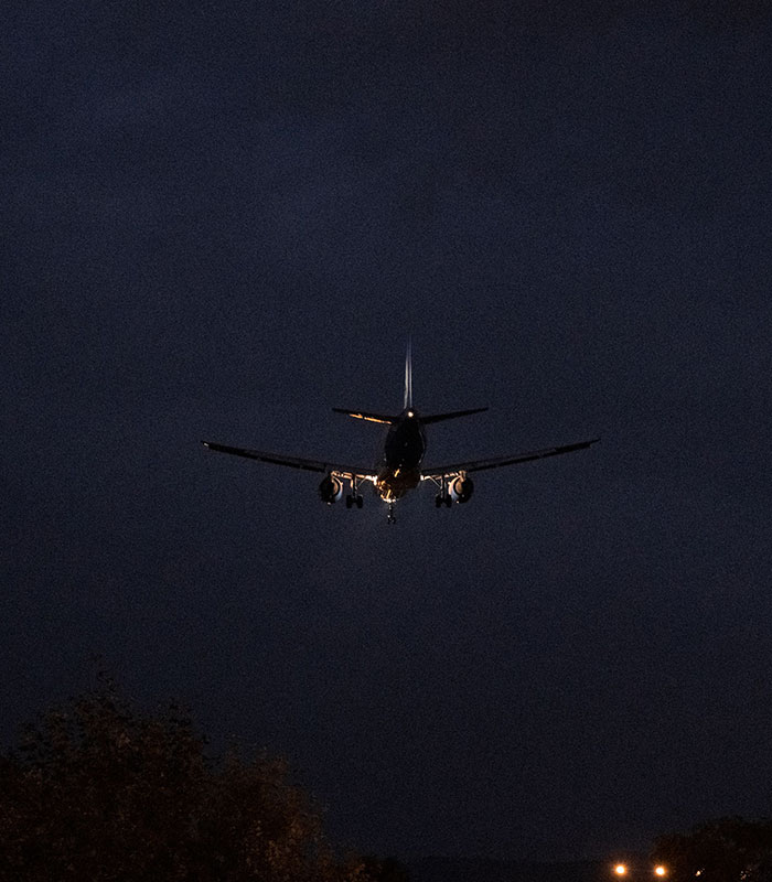“New Fear Unlocked”: Pilot’s Cockpit Video Shocks Millions As Viewers Discover The Reality Of Nighttime Flying “New Fear Unlocked”: Pilot’s Cockpit Video Shocks Millions As Viewers Discover The Reality Of Nighttime Flying