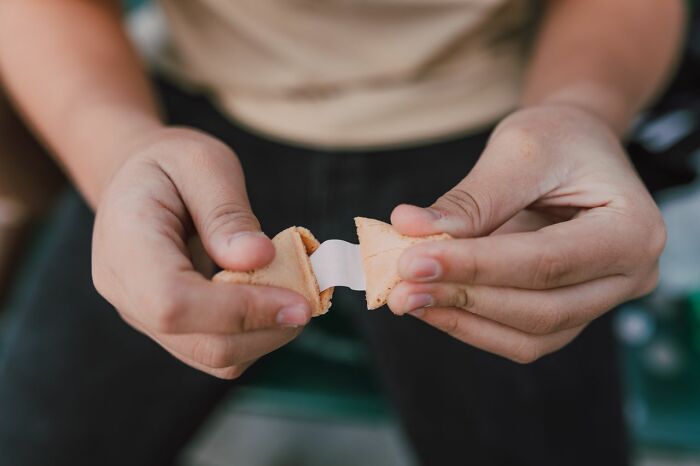 47 Times People Expected Candy While Trick-Or-Treating, But Got Something Very Weird Instead 47 Times People Expected Candy While Trick-Or-Treating, But Got Something Very Weird Instead