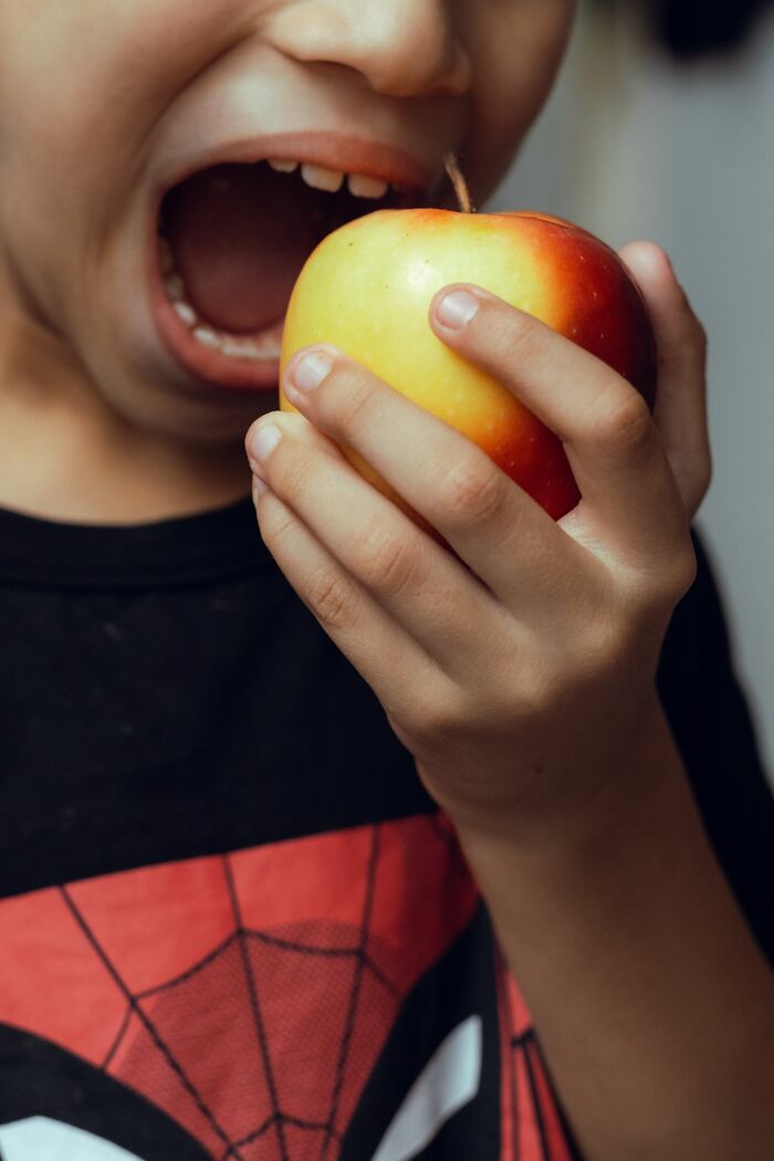 47 Times People Expected Candy While Trick-Or-Treating, But Got Something Very Weird Instead 47 Times People Expected Candy While Trick-Or-Treating, But Got Something Very Weird Instead