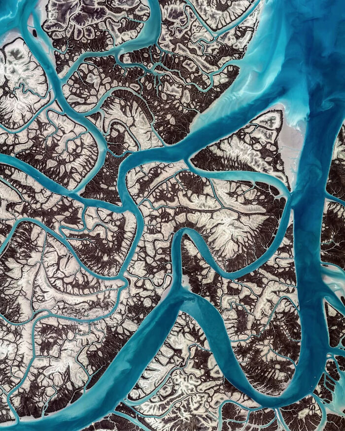 23 Satellite Photos So Surreal, It’s Hard To Believe They Were Taken Of Our Own Planet, As Shared By This Page 23 Satellite Photos So Surreal, It’s Hard To Believe They Were Taken Of Our Own Planet, As Shared By This Page