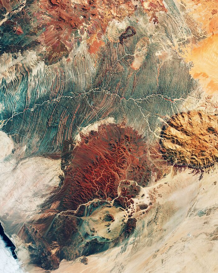 23 Satellite Photos So Surreal, It’s Hard To Believe They Were Taken Of Our Own Planet, As Shared By This Page 23 Satellite Photos So Surreal, It’s Hard To Believe They Were Taken Of Our Own Planet, As Shared By This Page