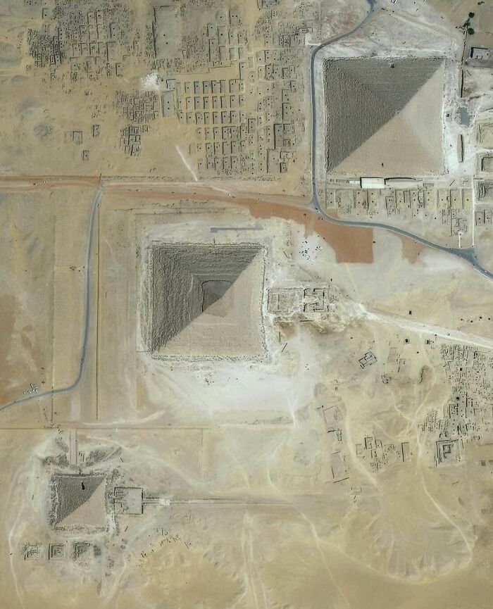23 Satellite Photos So Surreal, It’s Hard To Believe They Were Taken Of Our Own Planet, As Shared By This Page 23 Satellite Photos So Surreal, It’s Hard To Believe They Were Taken Of Our Own Planet, As Shared By This Page