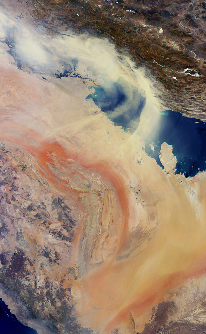 23 Satellite Photos So Surreal, It’s Hard To Believe They Were Taken Of Our Own Planet, As Shared By This Page 23 Satellite Photos So Surreal, It’s Hard To Believe They Were Taken Of Our Own Planet, As Shared By This Page