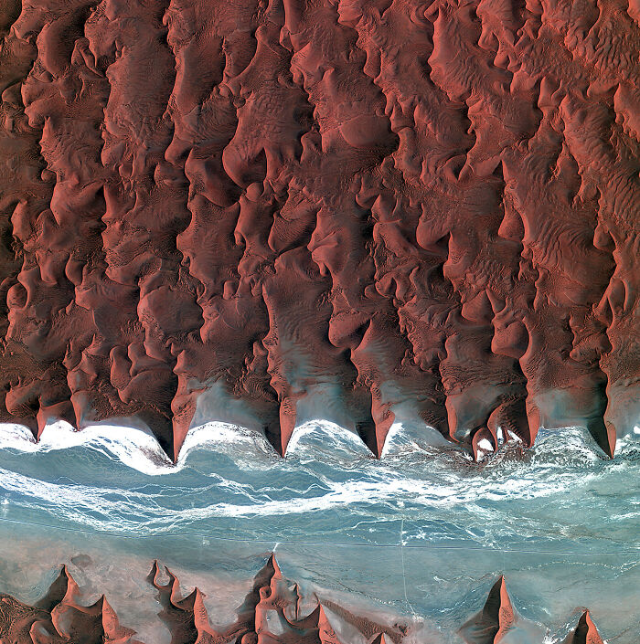 23 Satellite Photos So Surreal, It’s Hard To Believe They Were Taken Of Our Own Planet, As Shared By This Page 23 Satellite Photos So Surreal, It’s Hard To Believe They Were Taken Of Our Own Planet, As Shared By This Page