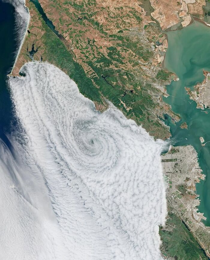 23 Satellite Photos So Surreal, It’s Hard To Believe They Were Taken Of Our Own Planet, As Shared By This Page 23 Satellite Photos So Surreal, It’s Hard To Believe They Were Taken Of Our Own Planet, As Shared By This Page