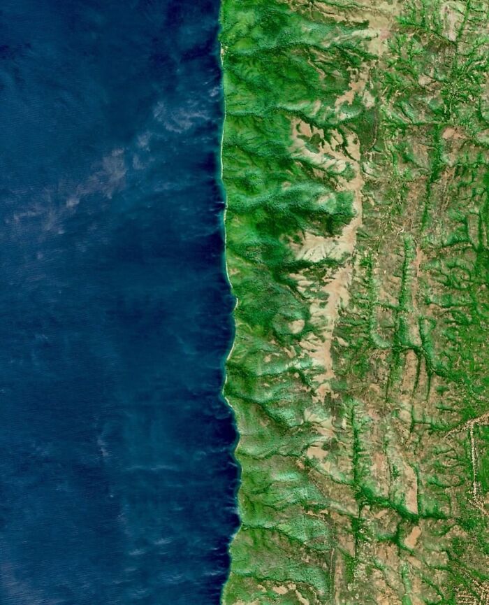 23 Satellite Photos So Surreal, It’s Hard To Believe They Were Taken Of Our Own Planet, As Shared By This Page 23 Satellite Photos So Surreal, It’s Hard To Believe They Were Taken Of Our Own Planet, As Shared By This Page
