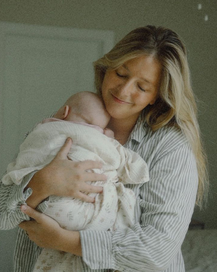 “Beige Mom” Ruthlessly Slammed Online As Doctor Reveals Whether The Risks To Babies Are Real “Beige Mom” Ruthlessly Slammed Online As Doctor Reveals Whether The Risks To Babies Are Real