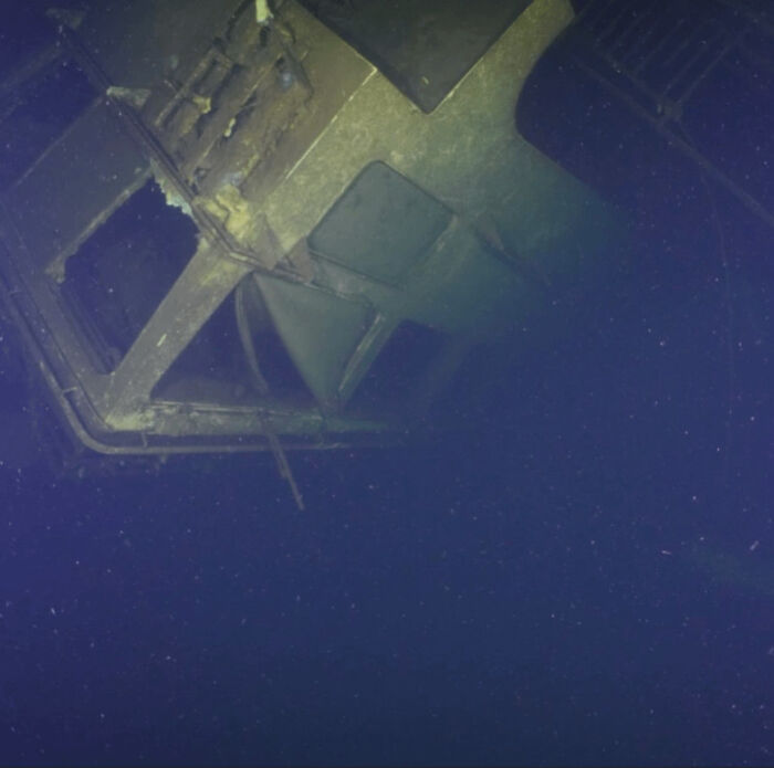 64 Unnerving Photos Of Submerged Objects That Show Why Some People Fear What&rsquo;s Underwater (New Pics)
