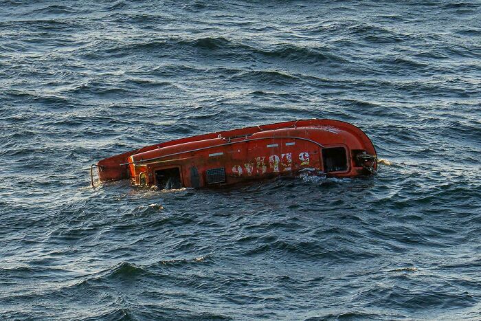 64 Unnerving Photos Of Submerged Objects That Show Why Some People Fear What&rsquo;s Underwater (New Pics)
