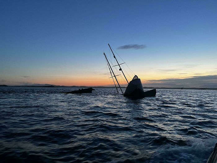 64 Unnerving Photos Of Submerged Objects That Show Why Some People Fear What&rsquo;s Underwater (New Pics)