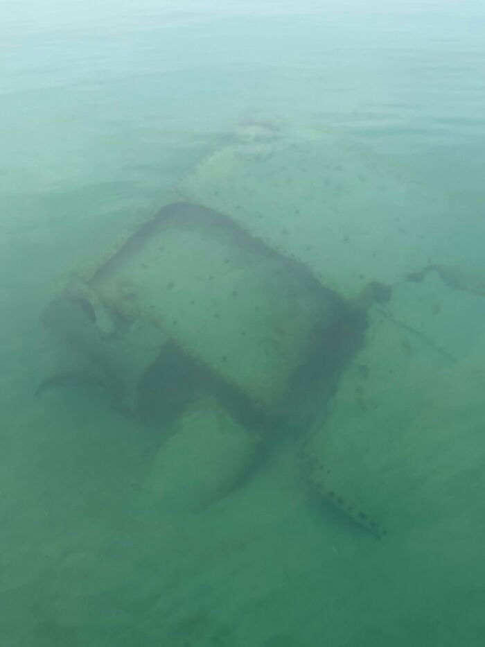 64 Unnerving Photos Of Submerged Objects That Show Why Some People Fear What&rsquo;s Underwater (New Pics)