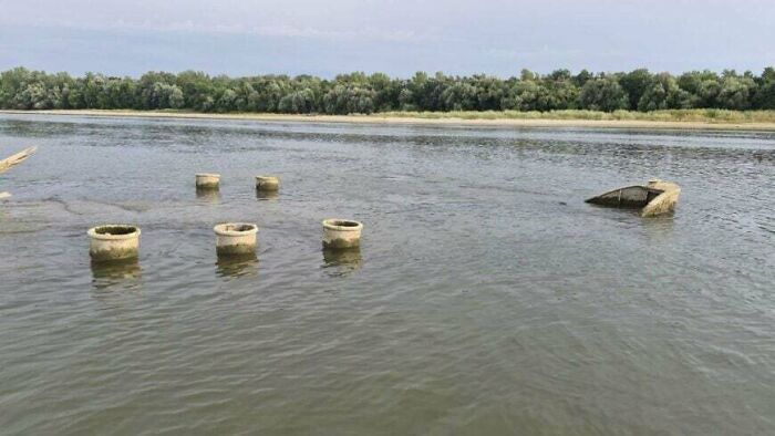 64 Unnerving Photos Of Submerged Objects That Show Why Some People Fear What&rsquo;s Underwater (New Pics)