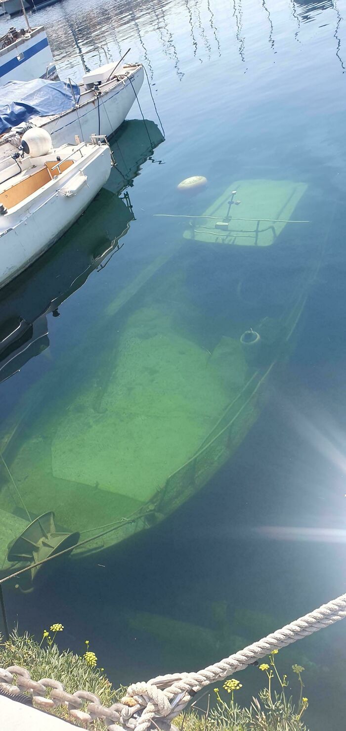 64 Unnerving Photos Of Submerged Objects That Show Why Some People Fear What&rsquo;s Underwater (New Pics)