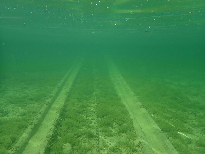 64 Unnerving Photos Of Submerged Objects That Show Why Some People Fear What&rsquo;s Underwater (New Pics)