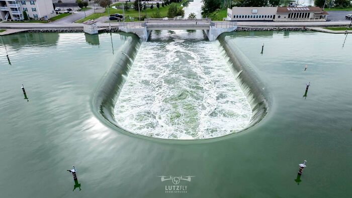 64 Unnerving Photos Of Submerged Objects That Show Why Some People Fear What&rsquo;s Underwater (New Pics)