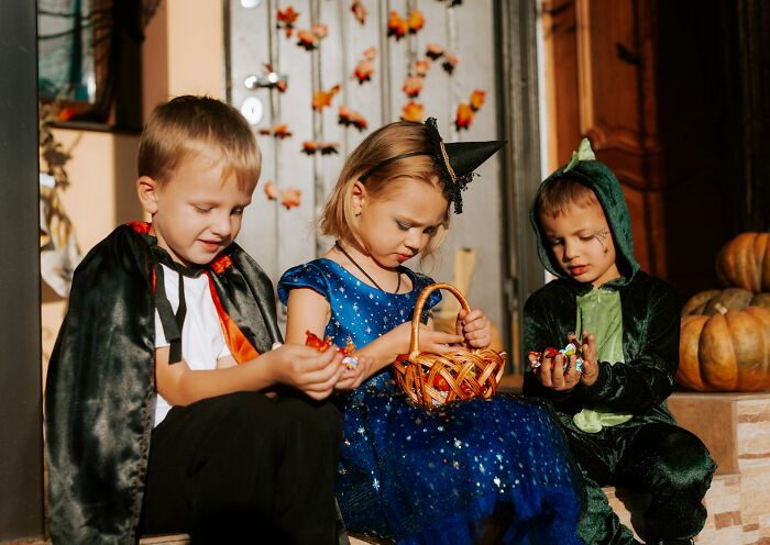 64 Halloween Conflicts That Prove Costumes Aren’t The Only Things That Can Be Scary 64 Halloween Conflicts That Prove Costumes Aren’t The Only Things That Can Be Scary