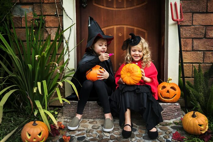 64 Halloween Conflicts That Prove Costumes Aren’t The Only Things That Can Be Scary 64 Halloween Conflicts That Prove Costumes Aren’t The Only Things That Can Be Scary